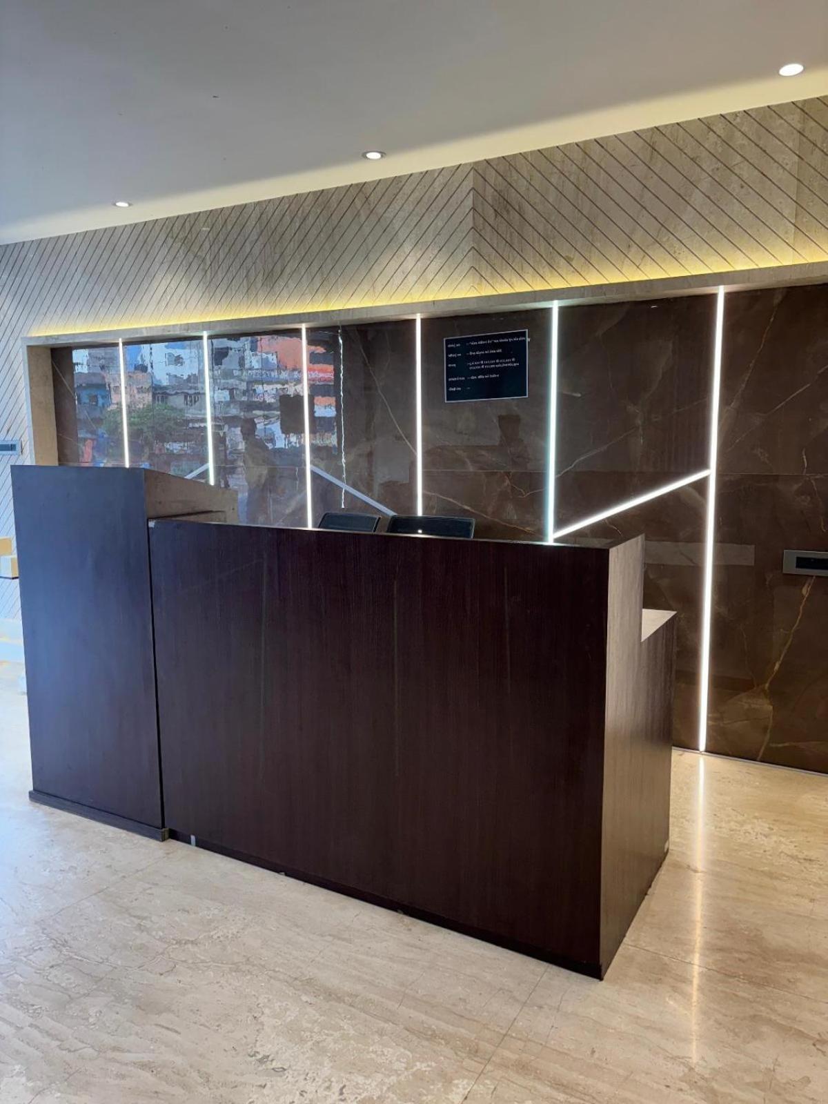 Hotel Elegant Inn Surat Dış mekan fotoğraf
